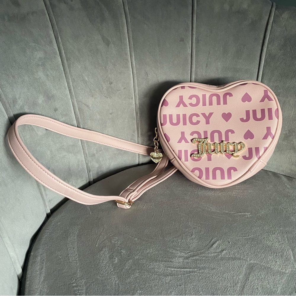NWOT Juicy Couture pink blush heart shaped crossbody bag